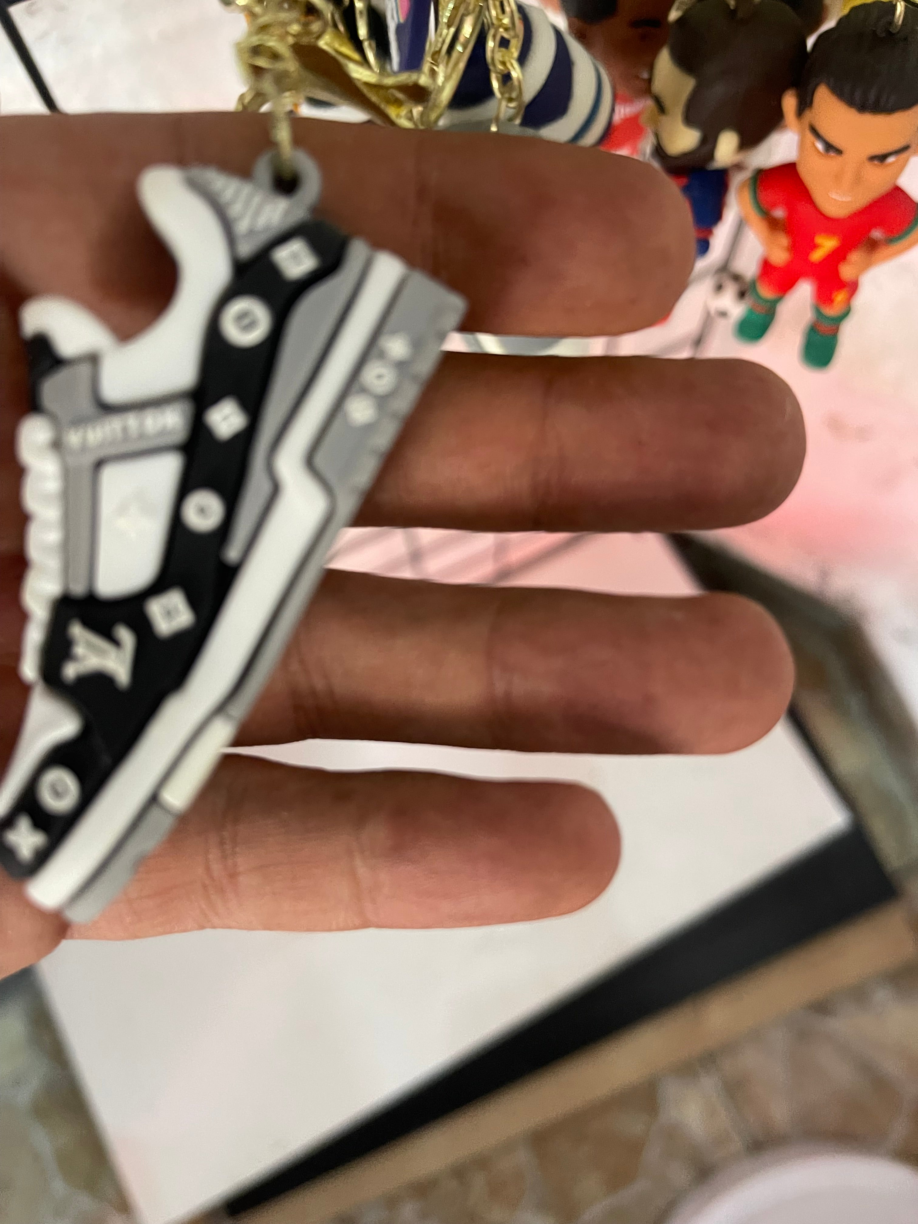 Lv keychain blue/silver/white